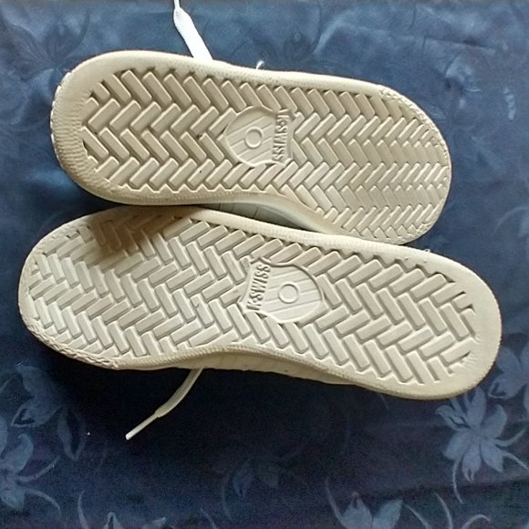 K Swiss Leather Sneakers White Tennis Shoes sz 1.5 Sports Unisex Girl's Casual - Picture 3 of 3